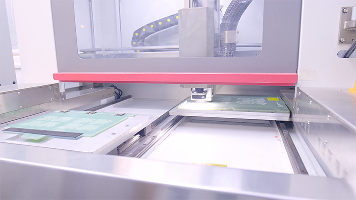 PCBA分板應力損傷深度解析：激光與銑刀分板可靠性數據對比及良率影響